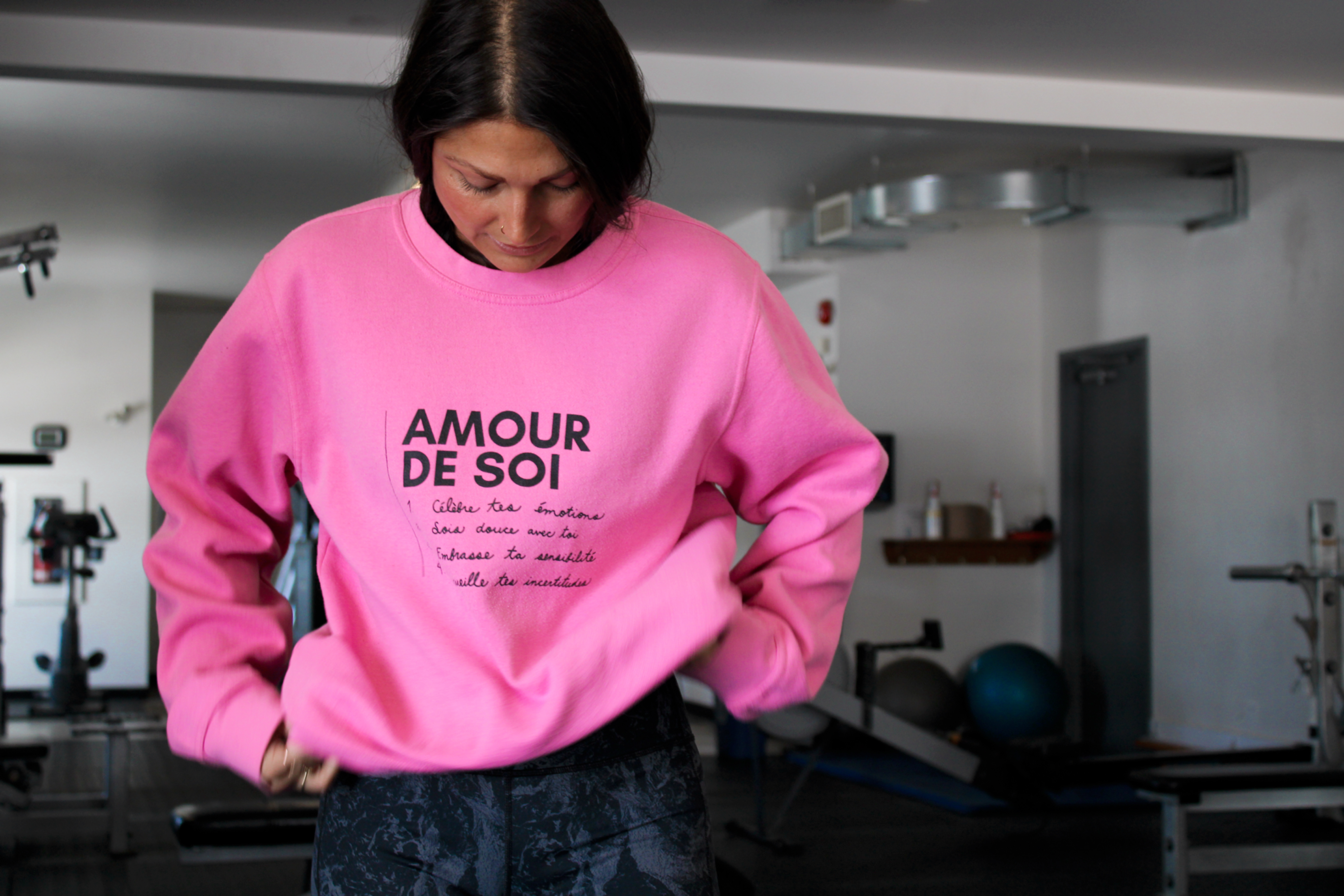 Sweat rose à inscription Amour de soi